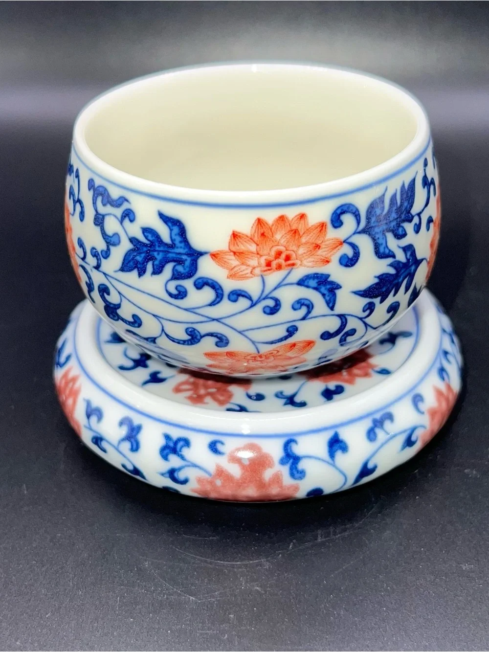 Set of 2 Chinese  porcelain tea container with lids